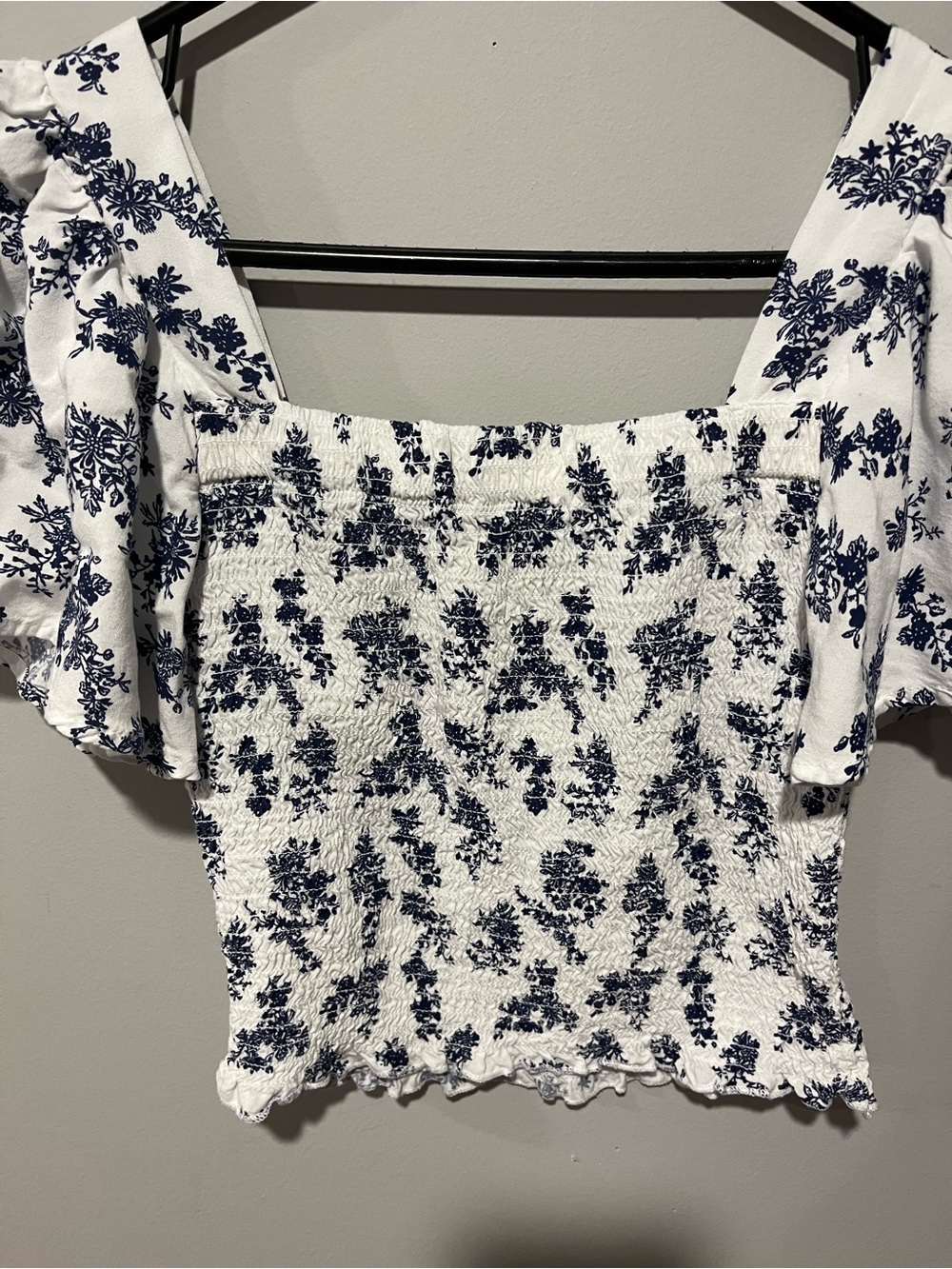 Smocked Square-Neck Puff Sleeve Top - White & Navy women’s xs - Picture 3 of 6